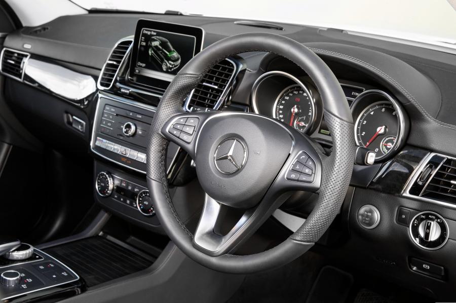 Панель приборов Mercedes-Benz GLE500 e 4Matic 2016 года  (AU) (фото 16 из 22)